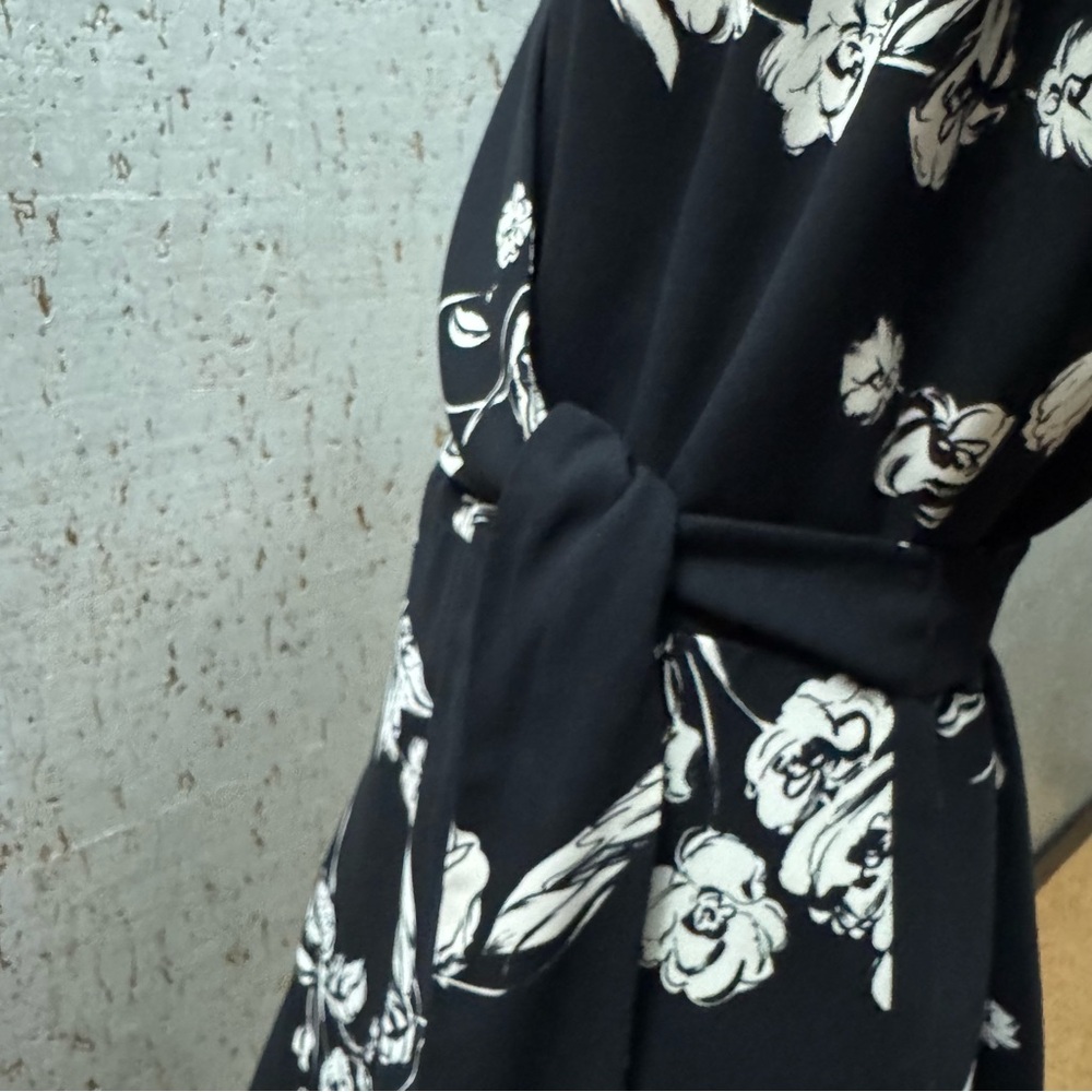 Jones Wear Black and White Asymmetrical Floral Wrap Dress - Picture 11 of 12